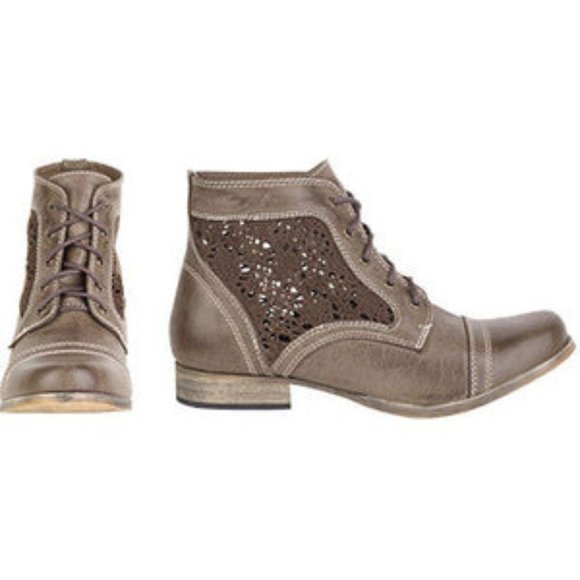 BN Wanted Brown Crochet Boots - Picture 2 of 5